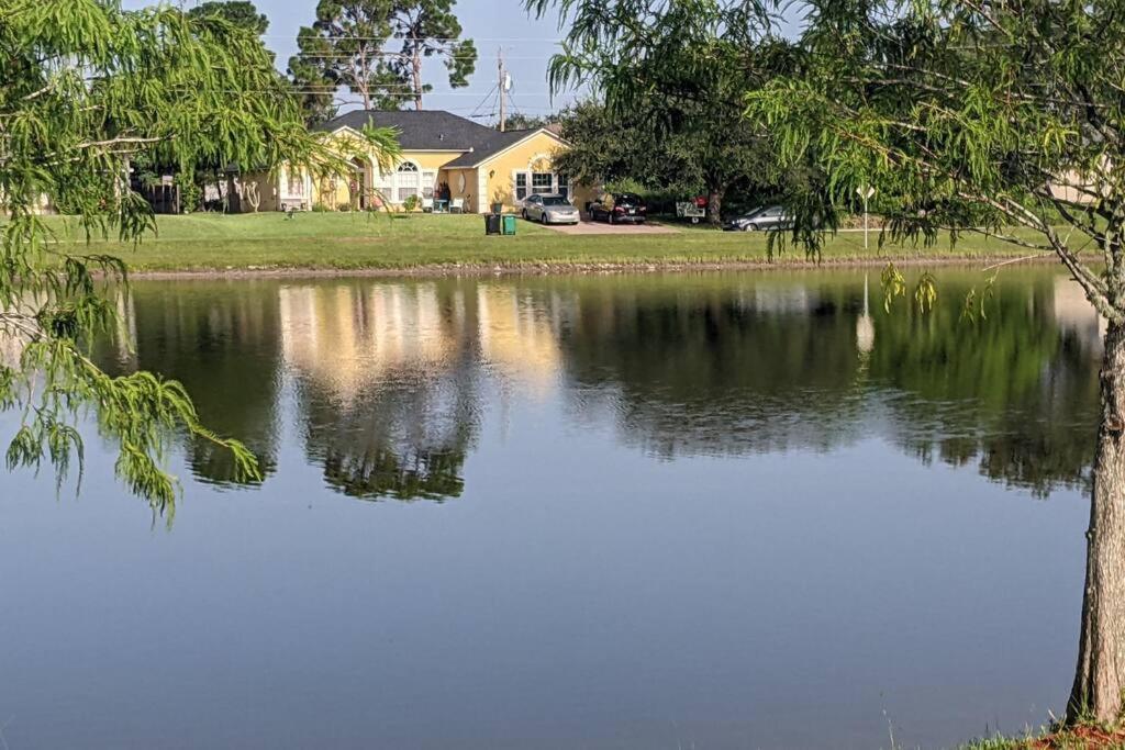 Port Saint Lucie A Little Piece Of Heaven- Peaceful Lake View Apartment- 1 Min From I95 And Turnpike Port St. Lucie Екстериор снимка