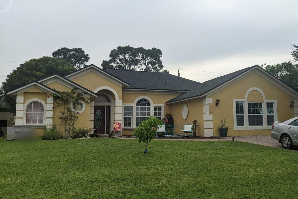 Port Saint Lucie A Little Piece Of Heaven- Peaceful Lake View Apartment- 1 Min From I95 And Turnpike Port St. Lucie Екстериор снимка